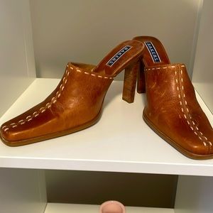 Tan Mules 4 inch heel. New